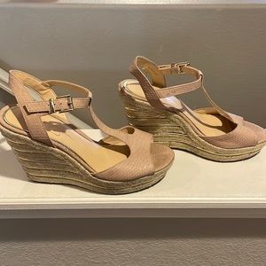 Jessica Simpson size 10 wedges gently used!